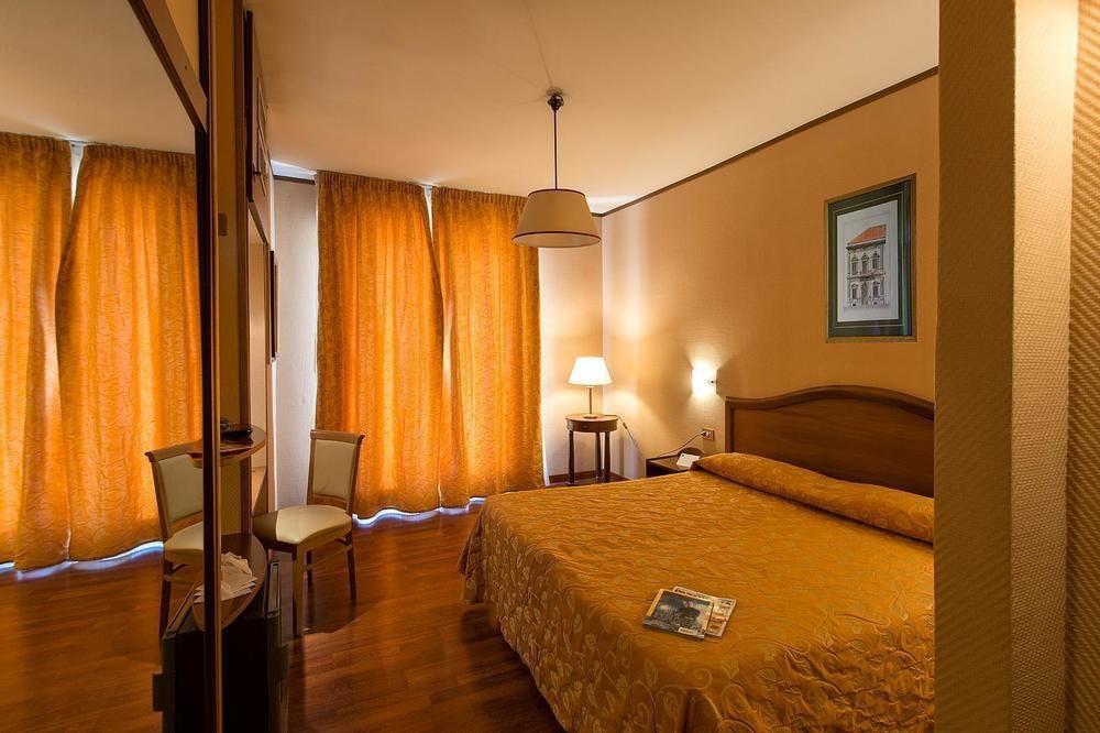 Park Hotel Blanc Et Noir Rome Bagian luar foto