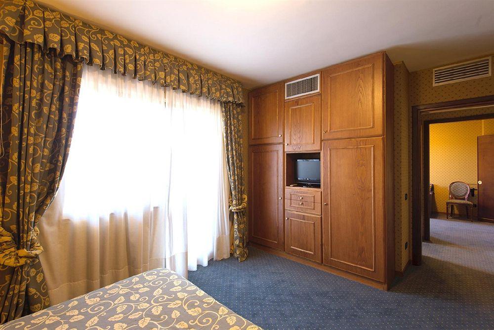Park Hotel Blanc Et Noir Rome Bagian luar foto