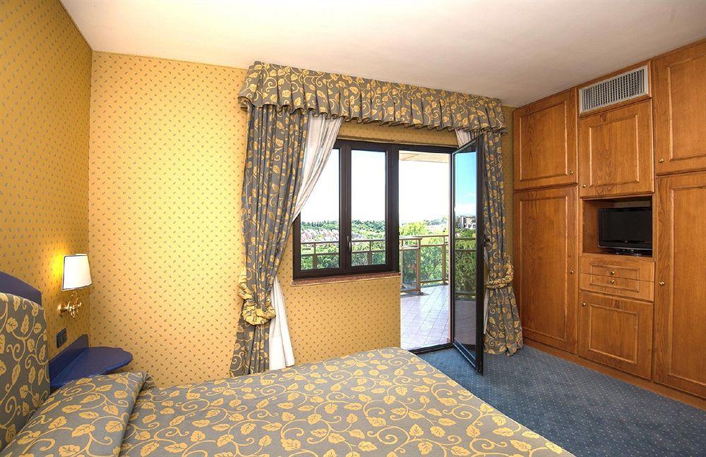 Park Hotel Blanc Et Noir Rome Bagian luar foto