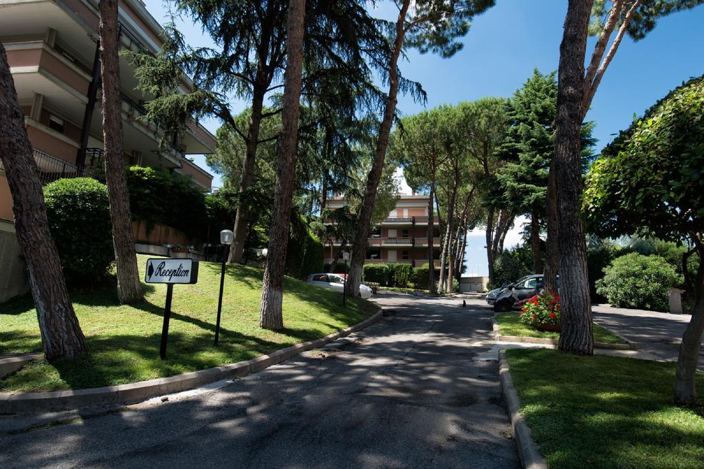 Park Hotel Blanc Et Noir Rome Bagian luar foto