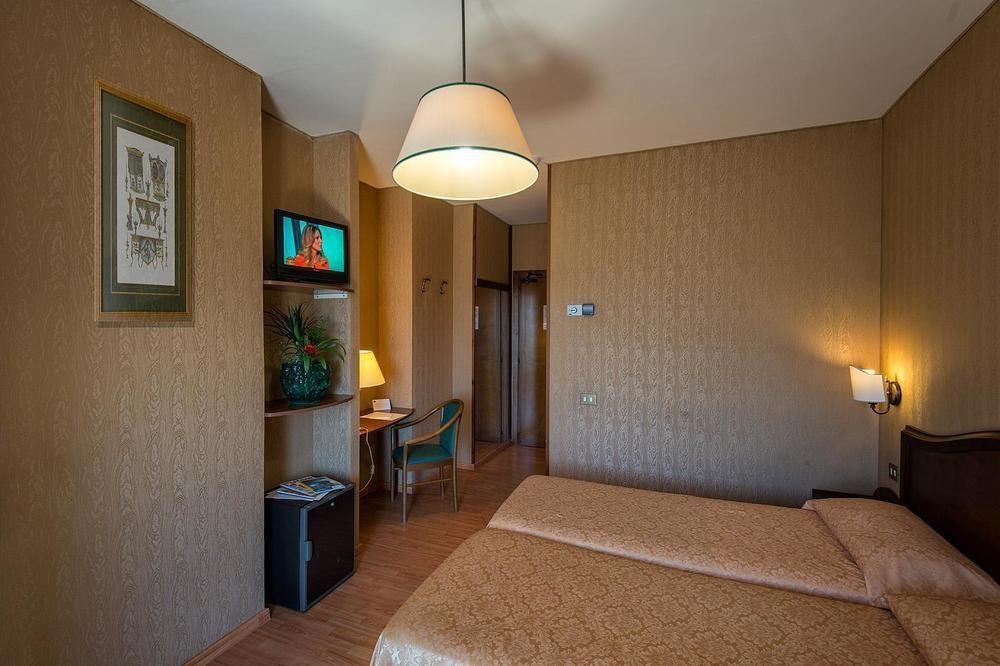 Park Hotel Blanc Et Noir Rome Bagian luar foto