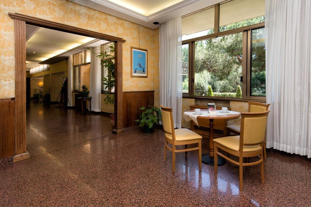 Park Hotel Blanc Et Noir Rome Bagian luar foto